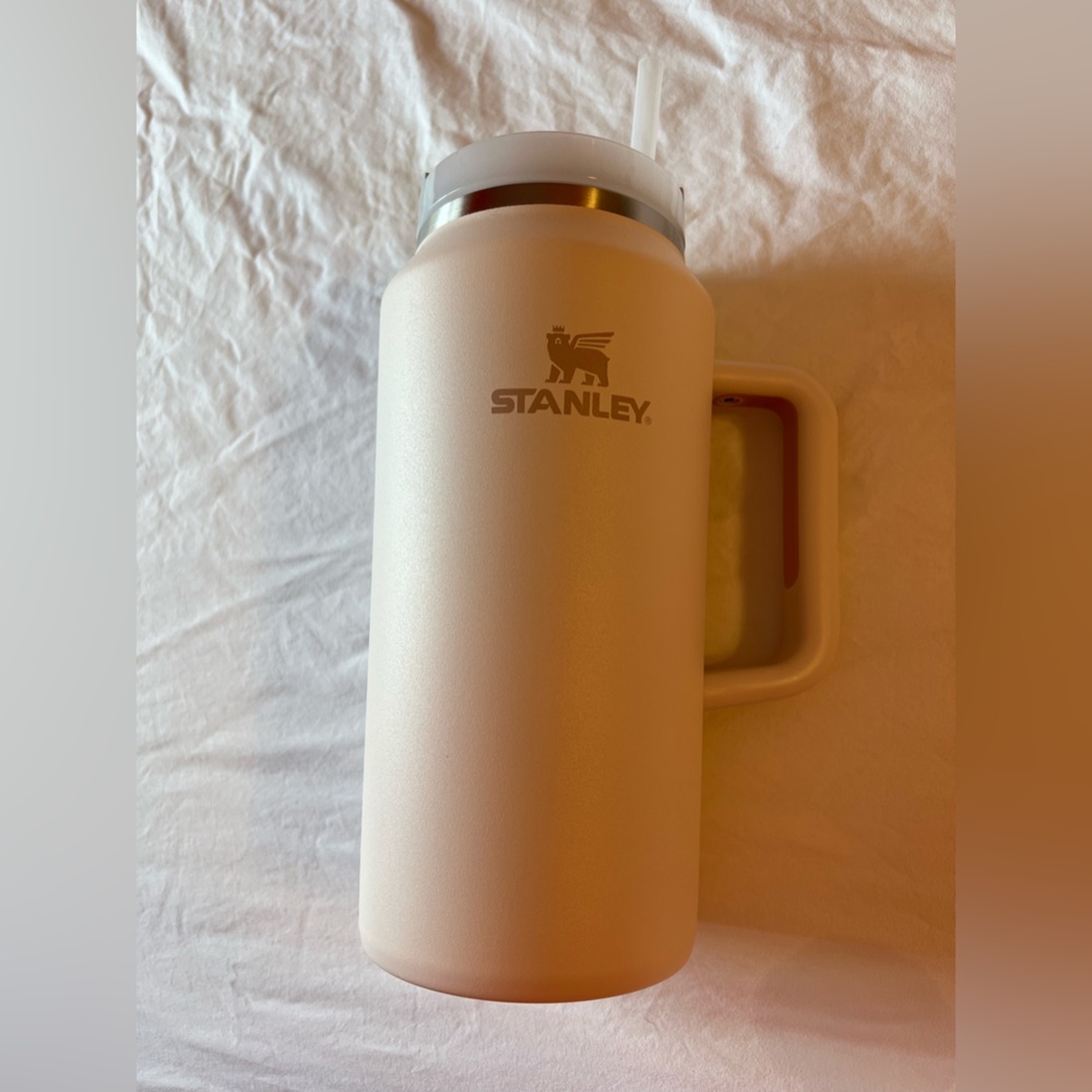 64oz Stanley Cup Rose Quartz - Gently Used